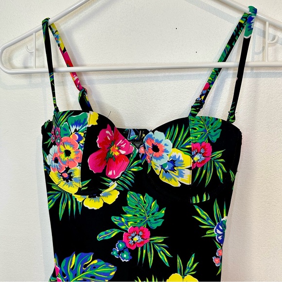 Old Navy Swimsuit - Picture 5 of 5